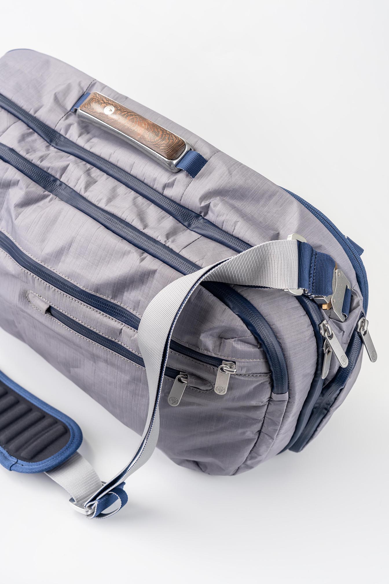 /cdn/shop/files/Haze_Gray_Work-to_Water_Bag_Top_Side_Angle-1768935132_1344.jpg