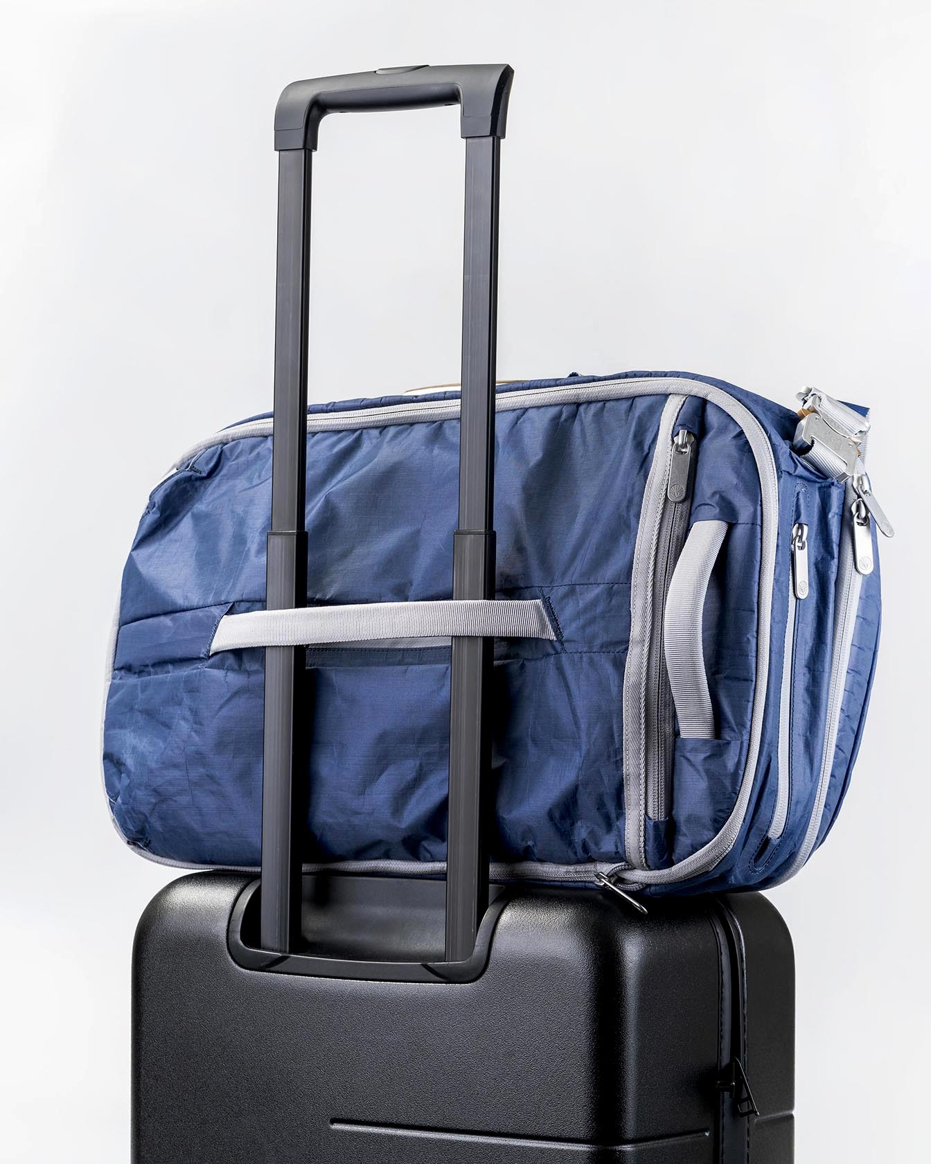 /cdn/shop/files/offsite-ocean-work-to-water-bag-luggage-pass-through-1768937386_1344.jpg