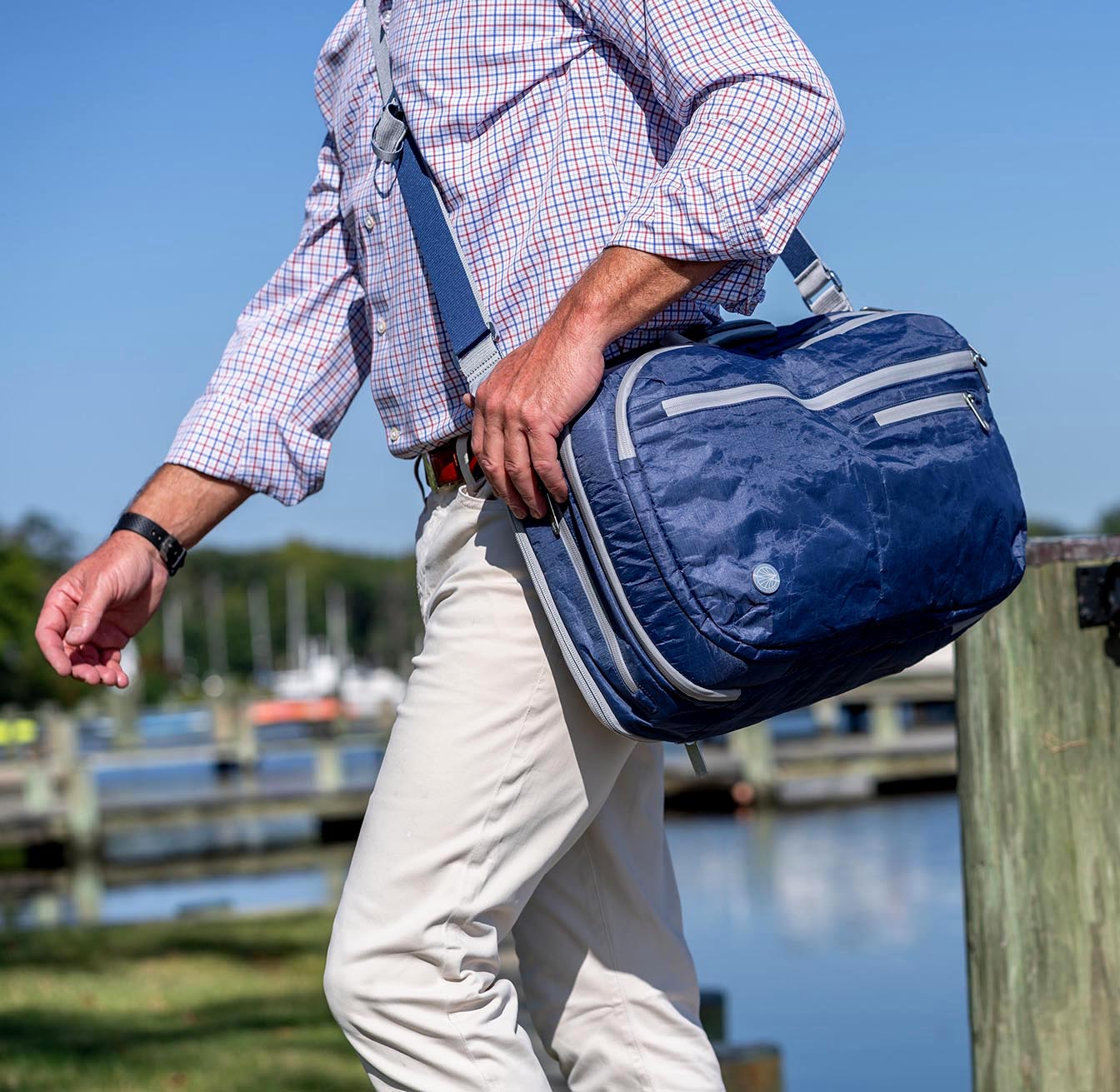 /cdn/shop/files/offsite-ocean-work-to-water-bag-travel-lifestyle-1768937574_1344.jpg